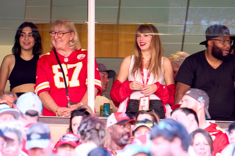 Kelce's mom defends son's romance with Taylor Swift song