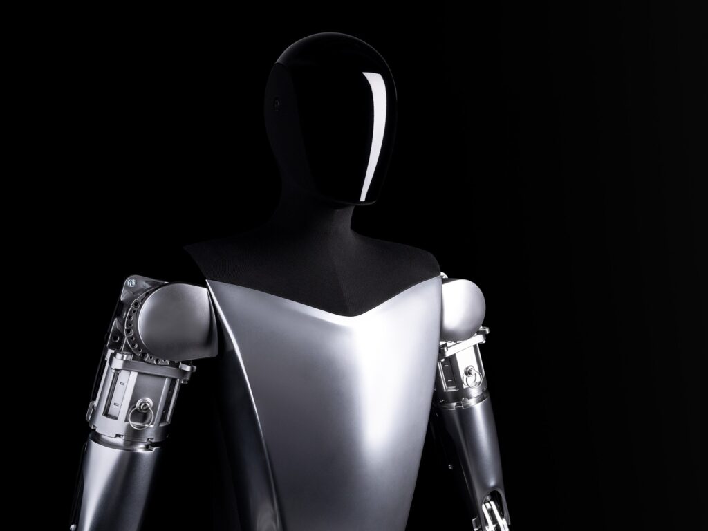 Musk says Tesla will use humanoid robots next year